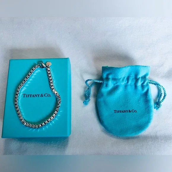 TIFFANY & CO. LARGE 8 INCH VENETIAN LINK STERLING SILVER BRACELET - Picture 1 of 7